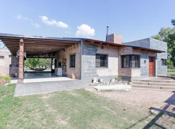 Casa · 208m² · 9 Ambientes · 2 Cocheras · Casa en Venta en Santa Fe Colastine Norte - Canillitas Al 5200