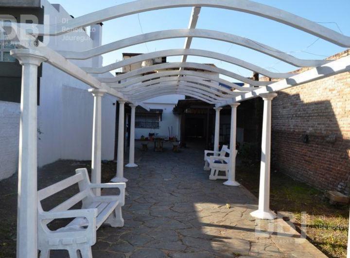 Casa · 180m² · 4 Ambientes · 4 Cocheras