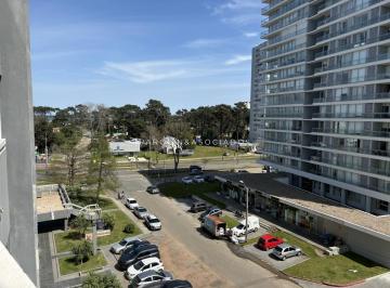 Foto1 · Departamento en Venta de 2 Dorm. en Punta del Este
