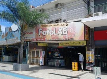 Local comercial · 525m² · Locales - a La Calle - Lanús - Este, Gran Bs. As. Sur