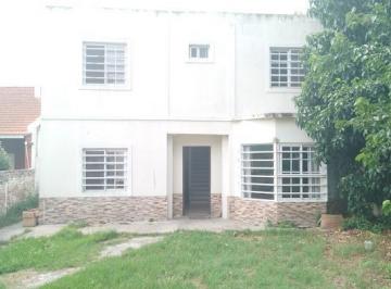 Casa de 4 ambientes, Avellaneda · Inmobiliaria Mónica Sánchez Bienes Raíces Vende Gran Casa en V. Dominico