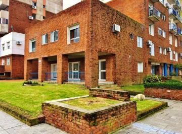 Local comercial · 24m² · 1 Ambiente · Local en Centro en Venta y Alquiler en Esquina Edificio Biloba