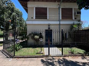 Casa · 129m² · 4 Ambientes · 1 Cochera · Venta Casa Merlo Centro Apto Credito