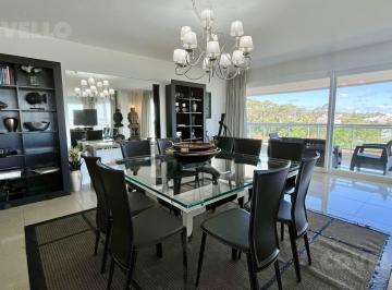 Departamento · 245m² · 5 Ambientes · Appartment - Playa Mansa