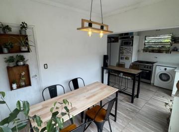 Casa · 130m² · 4 Ambientes · 1 Cochera · Casa 4 Amb 2 Baños Garage Jardin a Pasos de Av Constitucion