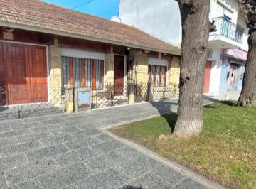 Casa · 68m² · 3 Ambientes · 1 Cochera · Chalet 3 Amb. Sobre Ruta 88. Ideal Fines Co