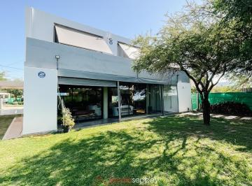 Casa · 277m² · 3 Dormitorios · 1 Cochera · Venta Casa 3 Dorm. Talar de Mendiolaza Barrio Cerrado