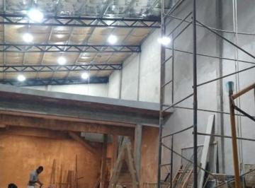 Bodega-Galpón · 250m² · Galpon 310 m². Monolito