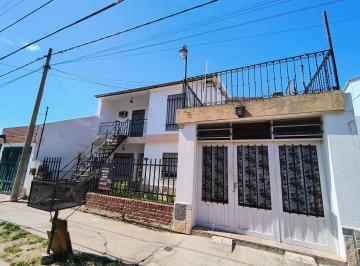 Casa de 8 ambientes, Córdoba · Venta Complejo Casa y 2 Deptos: Ideal Inversion, Buena Ubicaciòn.