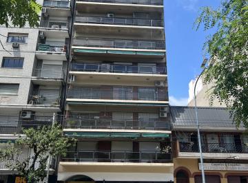 Frente del Edificio · Excelente Semipiso a La Venta, Asamblea 1000, Parque Chacabuco, Caba