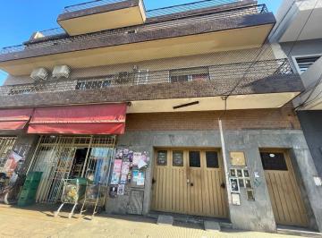 Departamento de 4 ambientes, La Matanza · Amplio Piso 4 Amb. Al Fte con Terraza Propia en 2º Piso Sobre Av en L. Mirador
