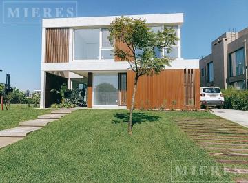 Casa · 304m² · 6 Ambientes · 2 Cocheras · Casa a Estrenar a La Laguna en Los Castaños, Nordelta.