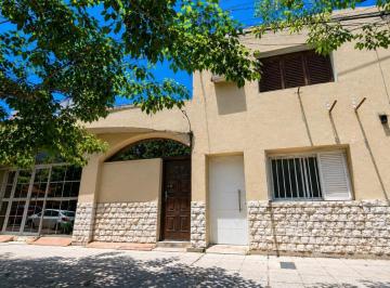 Local comercial · 326m² · Locales - a La Calle - Microcentro, Resistencia