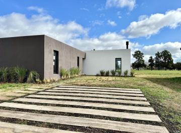 Casa · 146m² · 4 Ambientes · ¡Ven y Descubre Tu Refugio de Ensueño en La Federala Club de Campo!