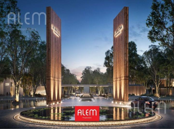 Terreno · 819m²