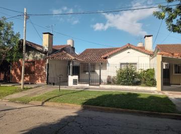 Casa · 3 Ambientes · 1 Cochera · Casa en Temperley Este