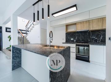 Casa de 6 ambientes, Córdoba · Moderna Casa de 3 Dorm. en Solares de Manantiales Patio Amplio, Seguridad
