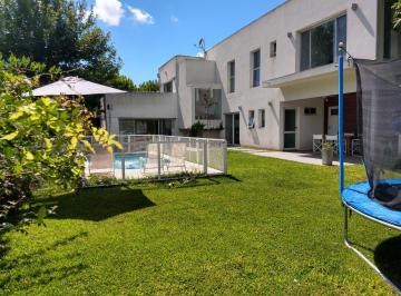 Casa de 6 ambientes, Berazategui · Casa en Venta - Estancia San Juan