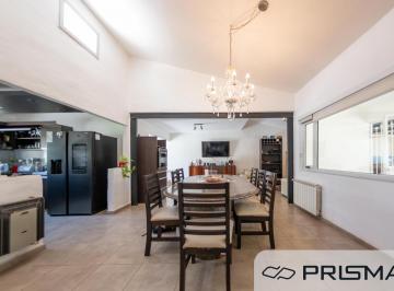 Casa · 200m² · 6 Ambientes · 2 Cocheras · Casa - 3 Dorm - Barrio Argüello - Apta Crédito