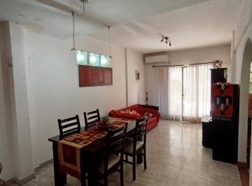 Casa de 5 ambientes, Tres de Febrero · Triplex 3 Dorm. Ciudad Jardin