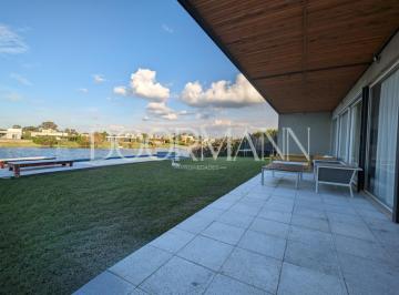 Casa · 160m² · 4 Ambientes · 4 Cocheras · Casa en Venta a La Laguna Barrio San Sebastían 4 Ambientes Pileta Permuta
