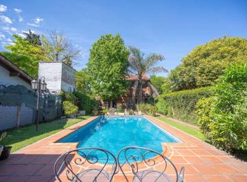 Casa · 200m² · 5 Ambientes · Venta Casa con Pileta Moreno Cerca Acceso Oeste