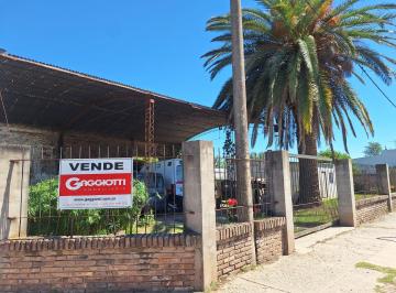 Terreno · 430m² · 2 Ambientes · 1 Cochera · Terreno con Casa (Sin Finalizar) y Pileta en Egusquiza