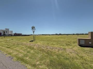 Terreno · 830m² · Terreno de 830 m² y Entrega Inmediata con Conexión Directa Al Jockey Club