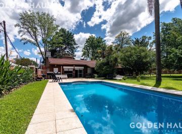Quinta vacacional · 2700m² · 2 Dormitorios · Quinta en Venta en La Reja Moreno