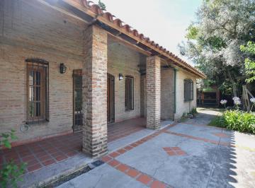 Casa · 162m² · 5 Ambientes · Casa en Venta - El Pato