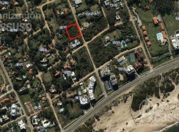 Terreno · 2373m² · Terreno - Playa Brava - 2.373 m² Apto Pb 3 Pisos