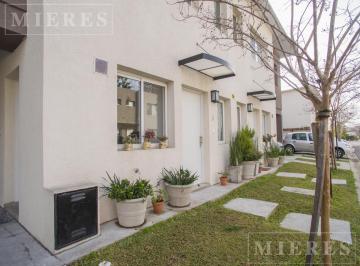 Casa · 106m² · 4 Ambientes · 2 Cocheras · Excelente Dúplex en Venta en Jardines de Milberg