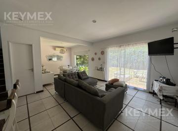 Casa · 150m² · 6 Ambientes · 1 Cochera · Venta de Casa en B C El Hornero