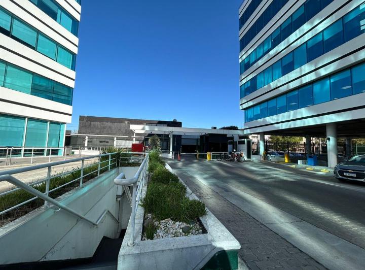 Oficina comercial · 1001m² · 4 Ambientes · 16 Cocheras