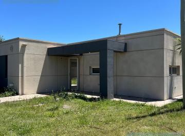 Casa · 136m² · 4 Ambientes · 2 Cocheras · Casa en Venta de Tres Dorm., San Agustin Bahia Blanca.