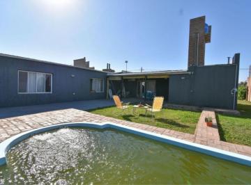 Casa · 120m² · 5 Ambientes · 2 Cocheras · Propiedad 2 Dorm. en Funes City