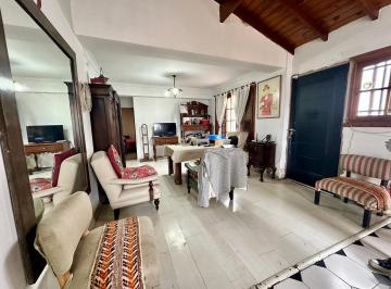 Casa · 184m² · 6 Ambientes · 2 Cocheras · Chalet en Enzo Bordahere 1700