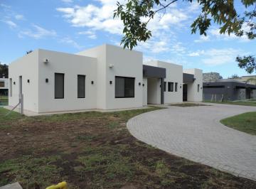Casa de 4 ambientes, La Plata · Casa 4 Ambientes en Venta en Miralagos.