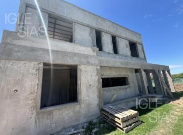 Casa · 188m² · 5 Ambientes · Casa a La Laguna en Venta El Cantón Barrio Norte, Escobar
