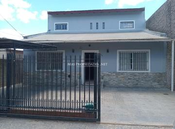 Casa · 160m² · 5 Ambientes · 2 Cocheras · Casa en Venta 5 Ambientes en San Vicente