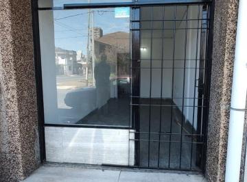 Local comercial · 19m² · Local en Venta de 20 m² con Persiana y Vidriera - Quilmes