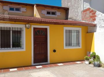 Casa · 60m² · 4 Ambientes · Hermosa Casa en Calle Gral. Madariaga Al 2900
