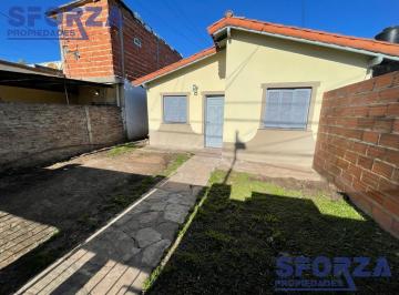 Casa · 60m² · 3 Ambientes · 1 Cochera · Casa en Alquiler en San Miguel con Jardin