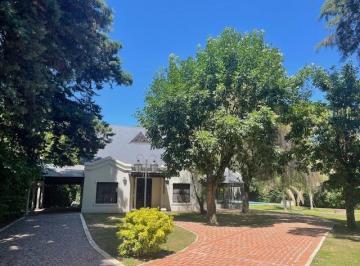Casa · 173m² · 5 Ambientes · 2 Cocheras · Impecable Casa en Venta, Club de Campo El Moro, Marcos Paz
