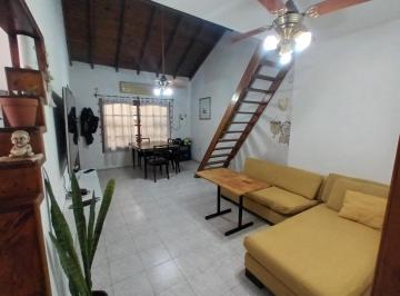 Casa · 91m² · 4 Ambientes · 2 Cocheras · Casa en Luis Guillon - 4 Ambientes - 2 Baños - Parque - Cocheras - Escritorio - Cocina - Apto Credito