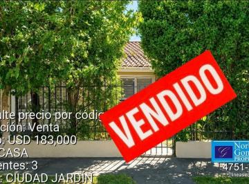 Casa · 100m² · 3 Ambientes · 2 Cocheras · Ciudad Jardin Chalet 3 Ambientes Cochera Fondo Lote 220 m Tomo Depto en Capital F: 10207
