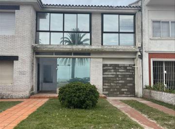 Casa · 293m² · 5 Ambientes · Venta Casa en Punta Gorda, Sobre Rambla