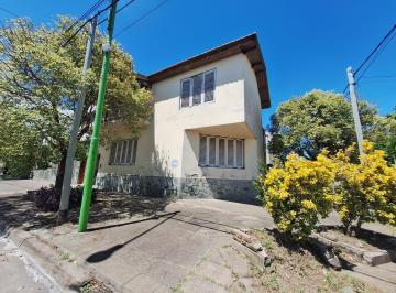 Casa · 172m² · 5 Ambientes · Casa en Venta Campana - a Remodelar