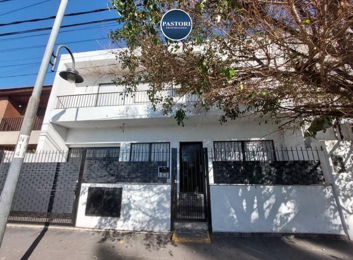 Casa · 162m² · 5 Ambientes · 1 Cochera