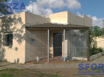 Casa · 75m² · 4 Ambientes · 1 Cochera · Casa - Muñiz